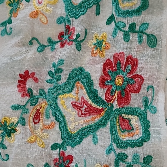 Ruby Rd White Blouse with Colorful Embroidery size 2X - Picture 6 of 8